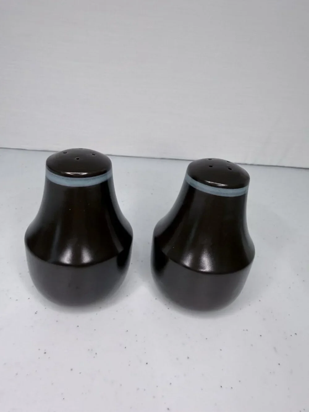 Salt And Pepper Shakers Mikasa Majorca Monja 7504 Japan Brown w/ Blue Stripe MCM